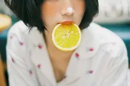 前空姐爆料明星坐飞机奇葩行为有高学历艺人脱袜后举动冲击眼球