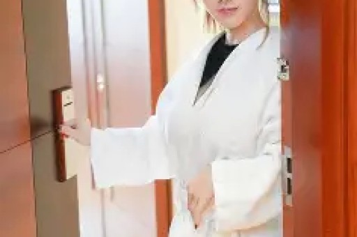陪吃陪喝只是开胃菜女明星自爆被男人伸裤子背后的事捂不住了