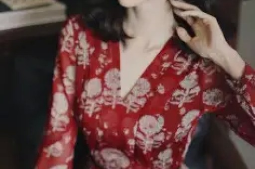网红任晓艺自曝遭遇严重车祸：9个安全气囊全炸开浑身都是伤